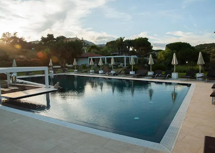 Capo Bianco شقة فندقية 4*